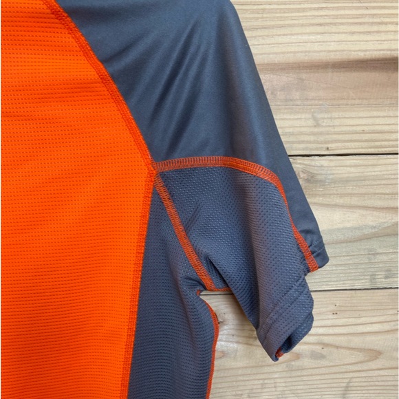 Under Armour fitted short sleeve tee. Heat Gear. Army of 11. Football. Athletic - Picture 3 of 10